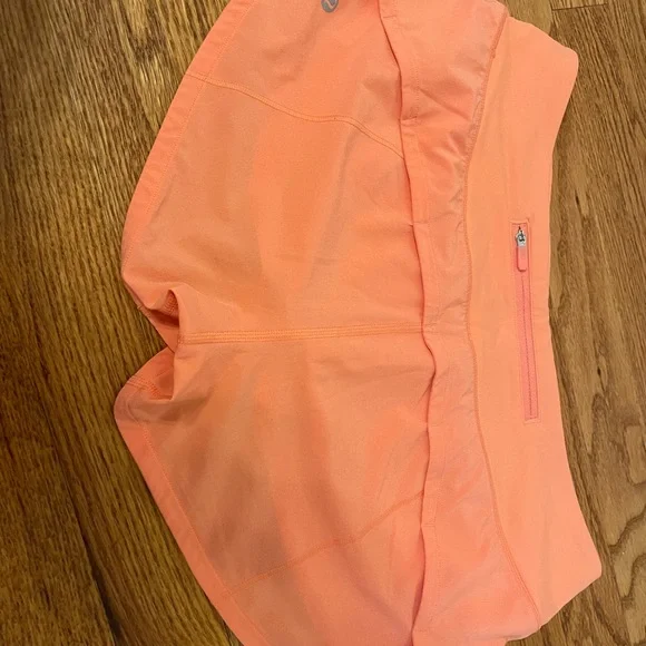 lululemon low rise 2.5” sunny coral speed up shorts - Picture 4 of 5